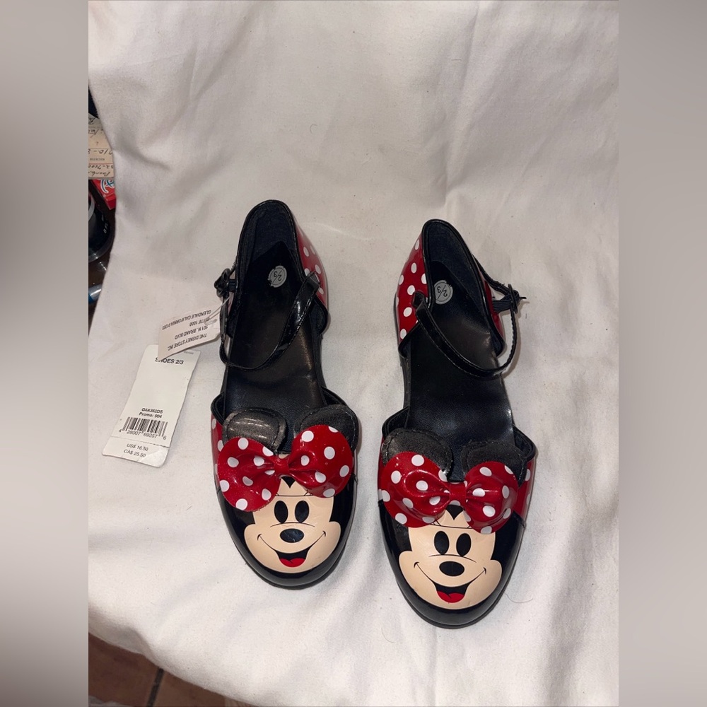 NWT MINNIE MOUSE SHOES SIZE 2/3 BOUGHT AT DISNEY STORE VINTAGE 90’S